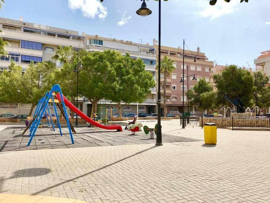 Apartamento Pink Sweet Home Torrevieja Luaran gambar